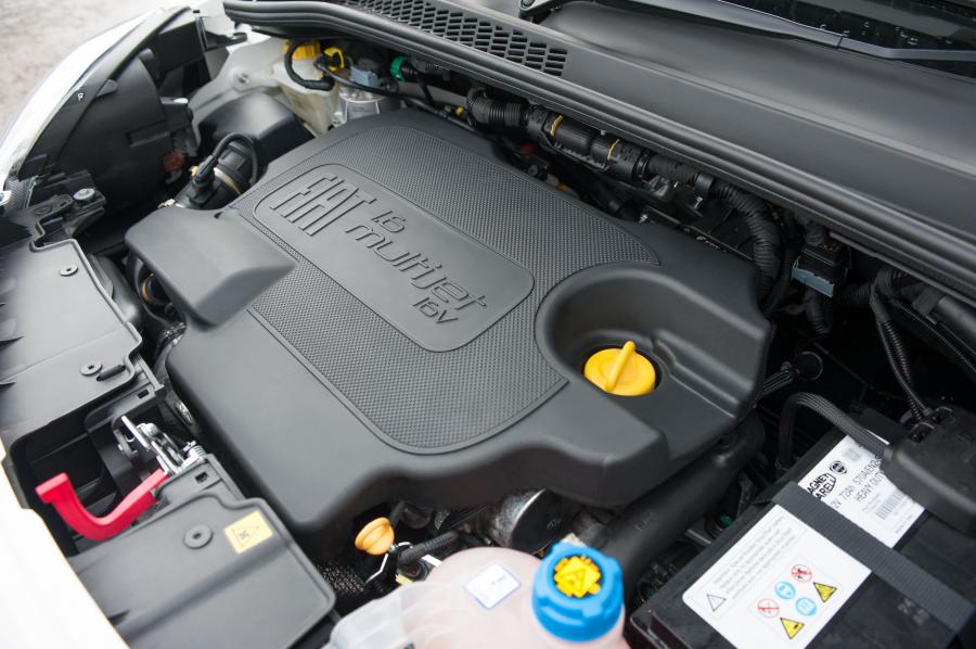  Fiat 500L 2014 года  (UK) (фото 18 из 19)